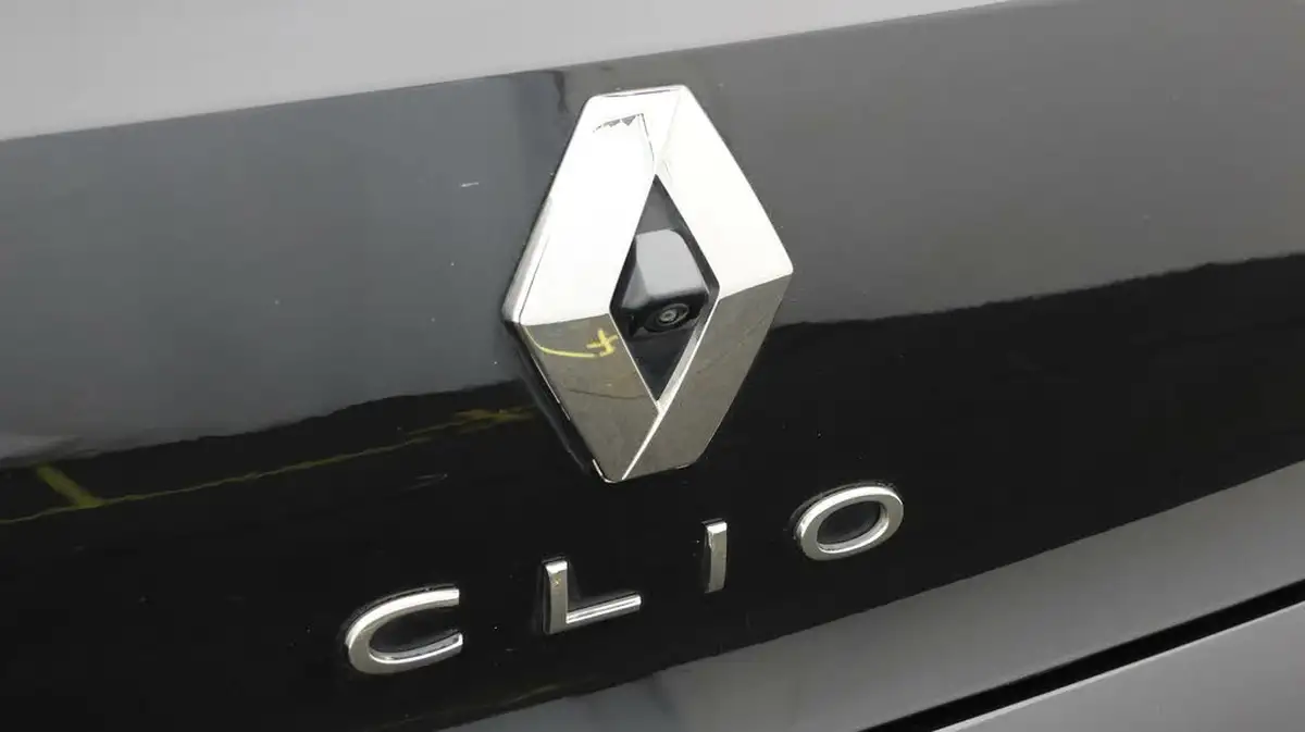 2022-renault-clio-16-s-edition-big-19