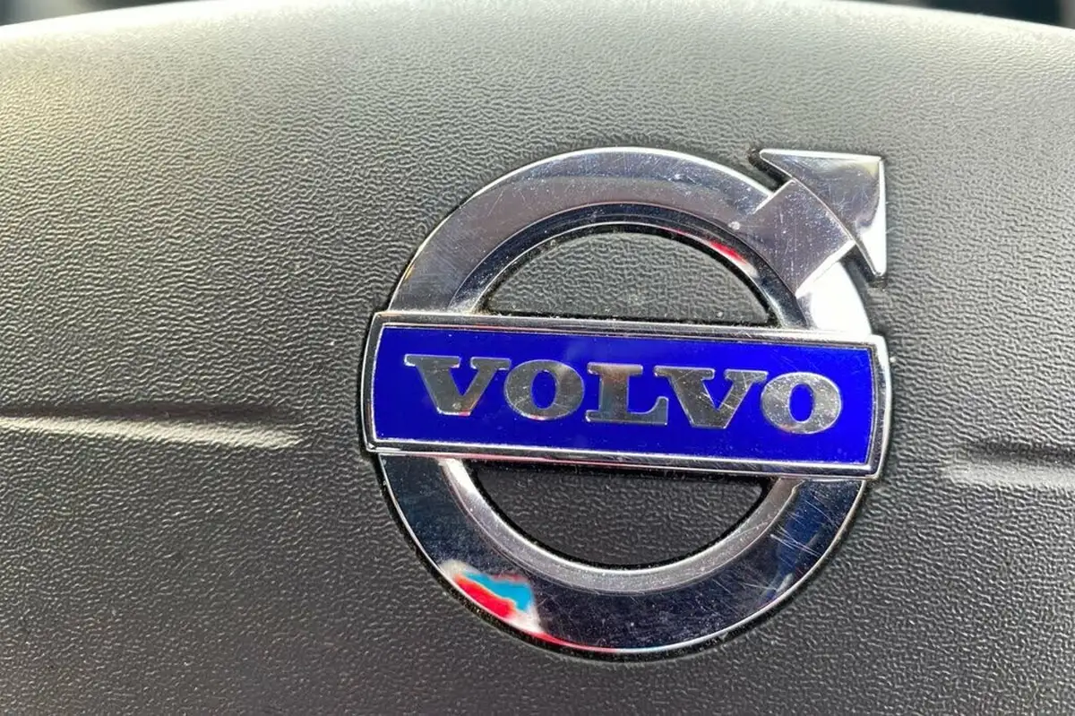 2016-volvo-xc60-20td-d4-se-nav-geartronic-big-20