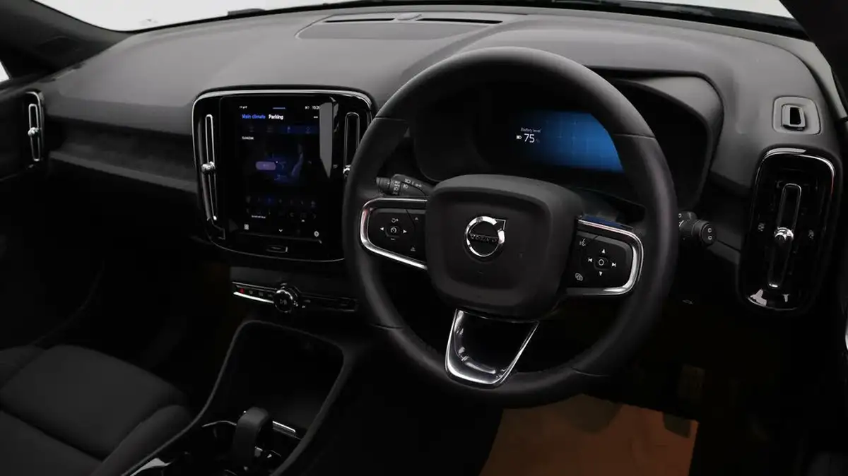 2023-volvo-xc40-e-twin-recharge-plus-big-8