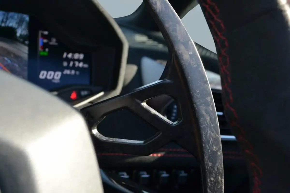2018-lamborghini-huracan-52-performante-spyder-big-46