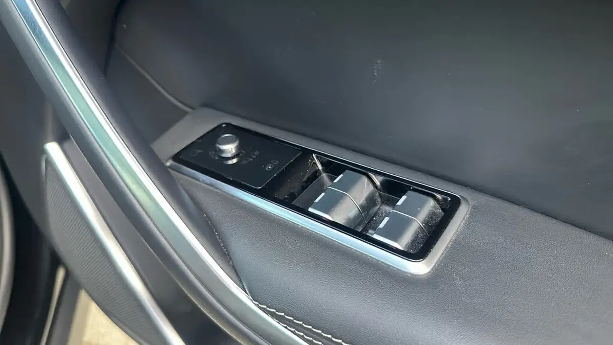 2023-jaguar-f-pace-20-p250-r-dynamic-hse-black-big-28