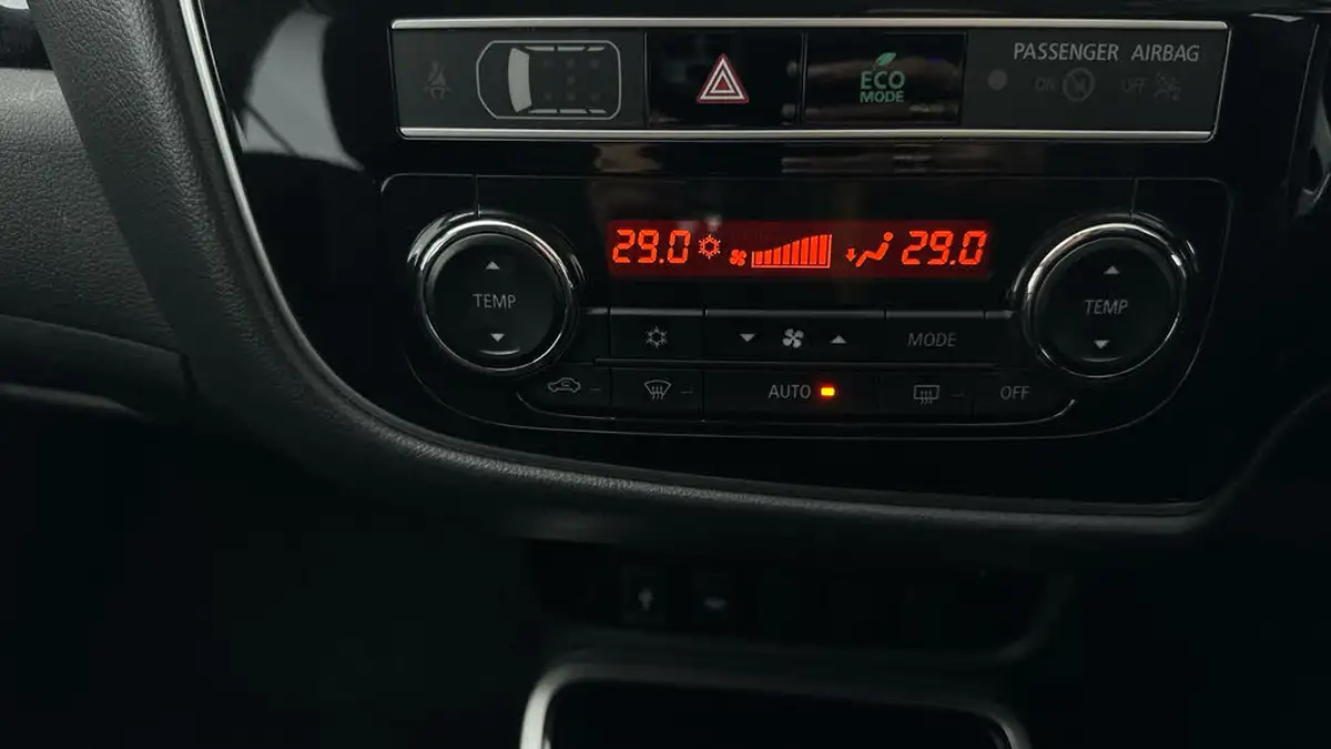 2019-mitsubishi-outlander-20-juro-7st-big-26