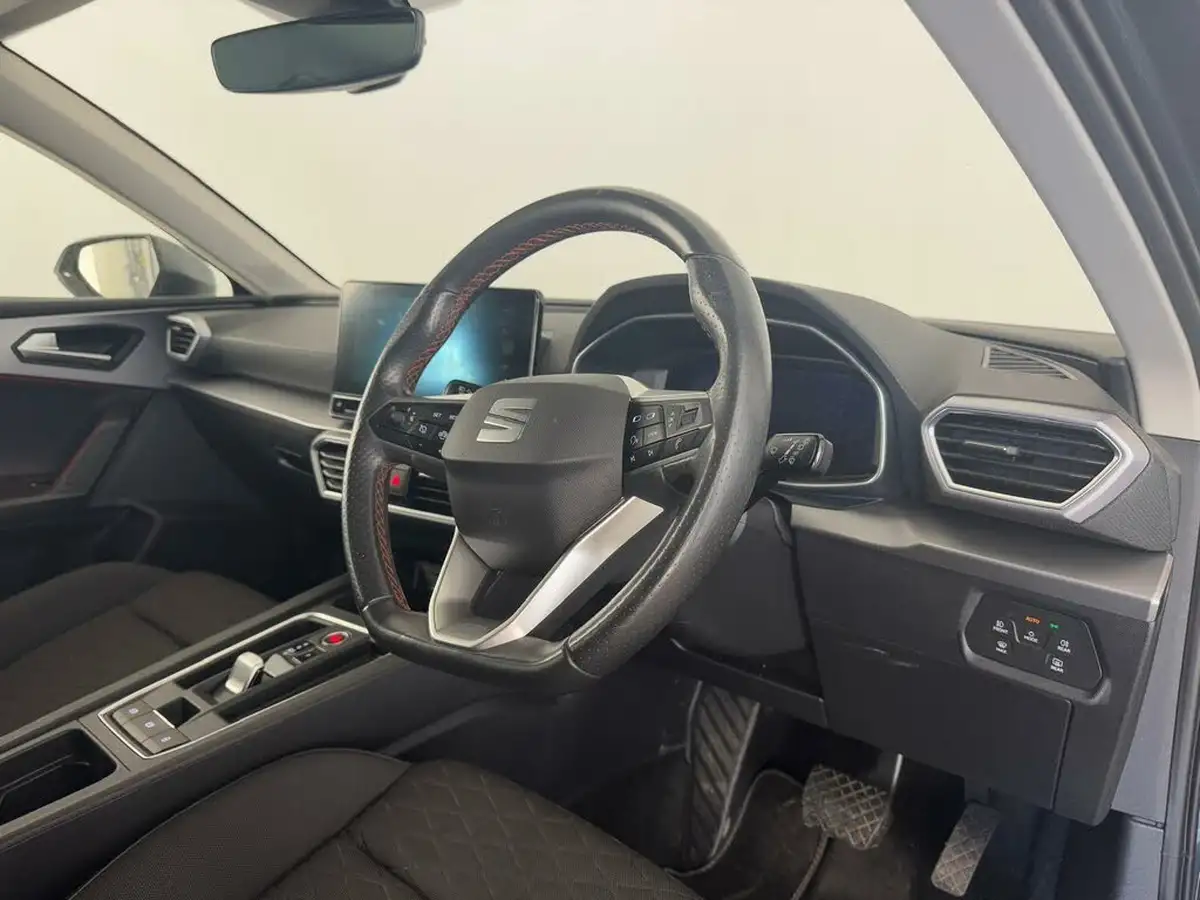 2021-seat-leon-14-e-hybrid-fr-hatchback-big-54