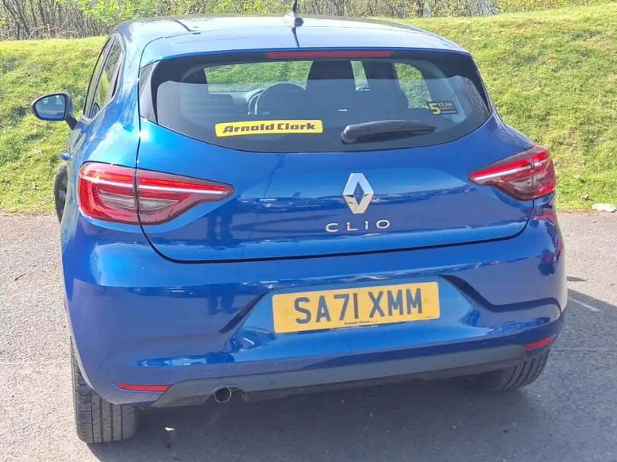 2021-renault-clio-10-tce-iconic-90ps-big-1