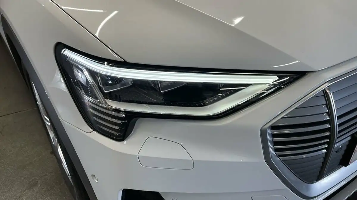 2021-audi-e-tron-55e-technik-station-wagon-big-21