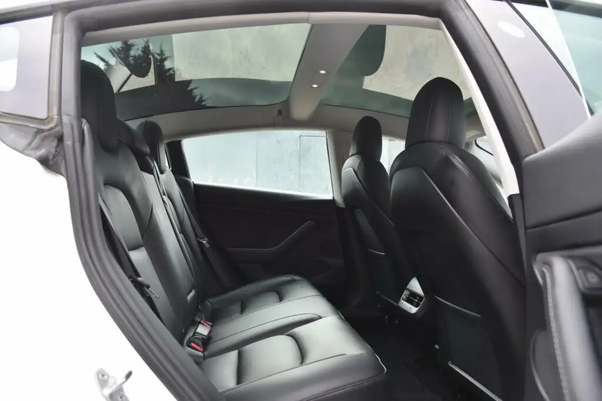 2021-tesla-model-3-e-long-range-4x4-big-29