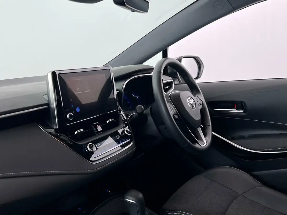 2022-toyota-corolla-18-vvt-i-design-120bhp-trk-hatchback-5d-big-10