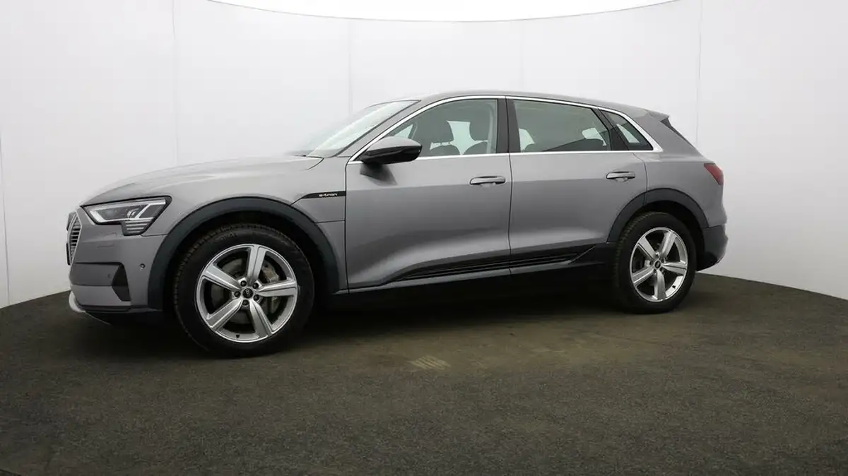 2021-audi-e-tron-50e-technik-station-wagon-big-30