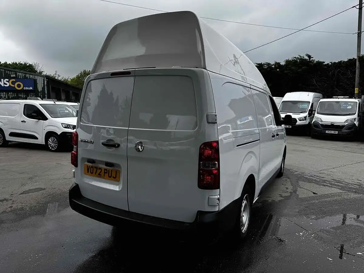 2022-vauxhall-vivaro-15td-2900-l2h1-dynamic-big-4