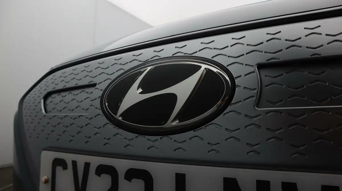 2022-hyundai-ioniq-e-premium-se-electric-big-20