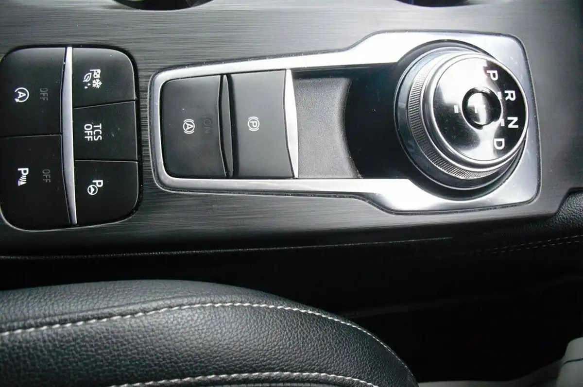 2020-ford-focus-10t-titanium-x-estate-auto-big-12