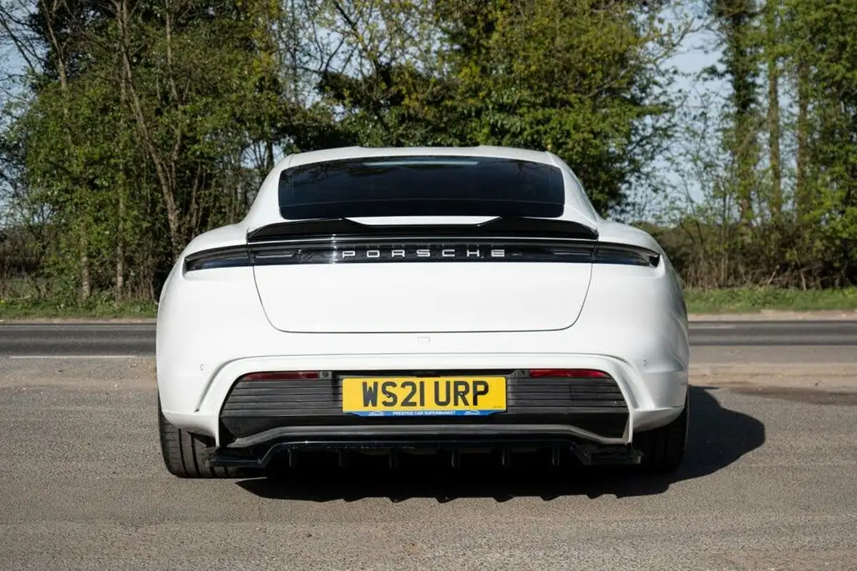 2021-porsche-taycan-e-4s-571ps-performance-battery-plus-big-3