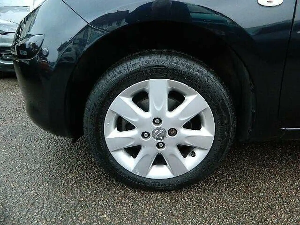2013-nissan-micra-12-tekna-79bhp-big-19