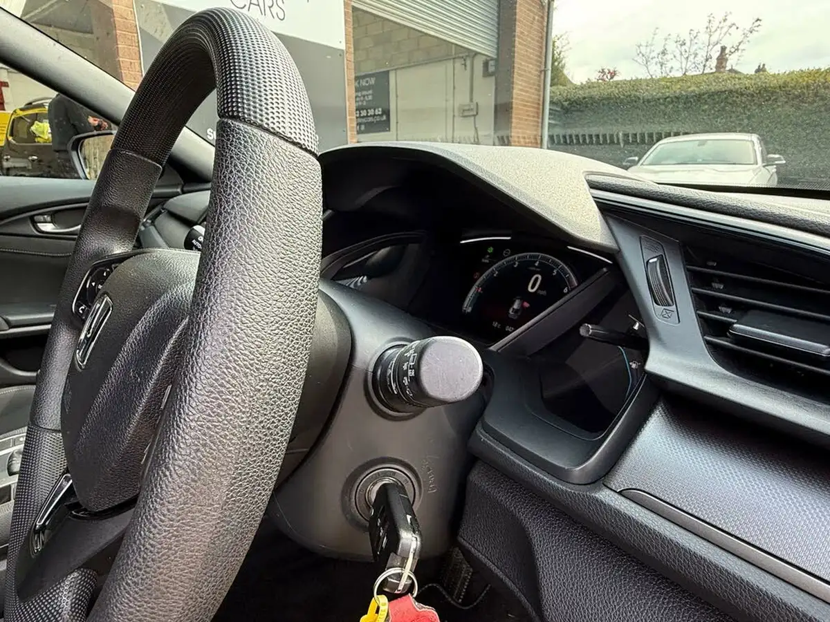 2018-honda-civic-10-vtec-turbo-se-126ps-hatchback-5d-big-32