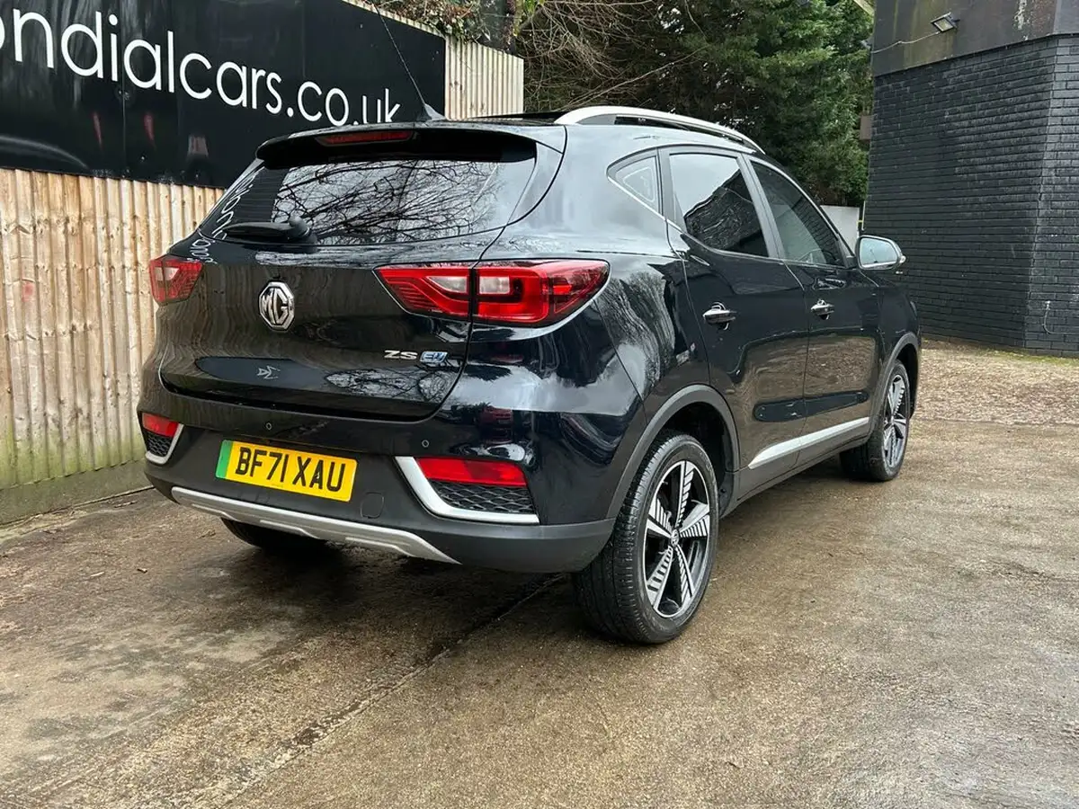 2021-mg-zs-suv-e-exclusive-ev-big-12