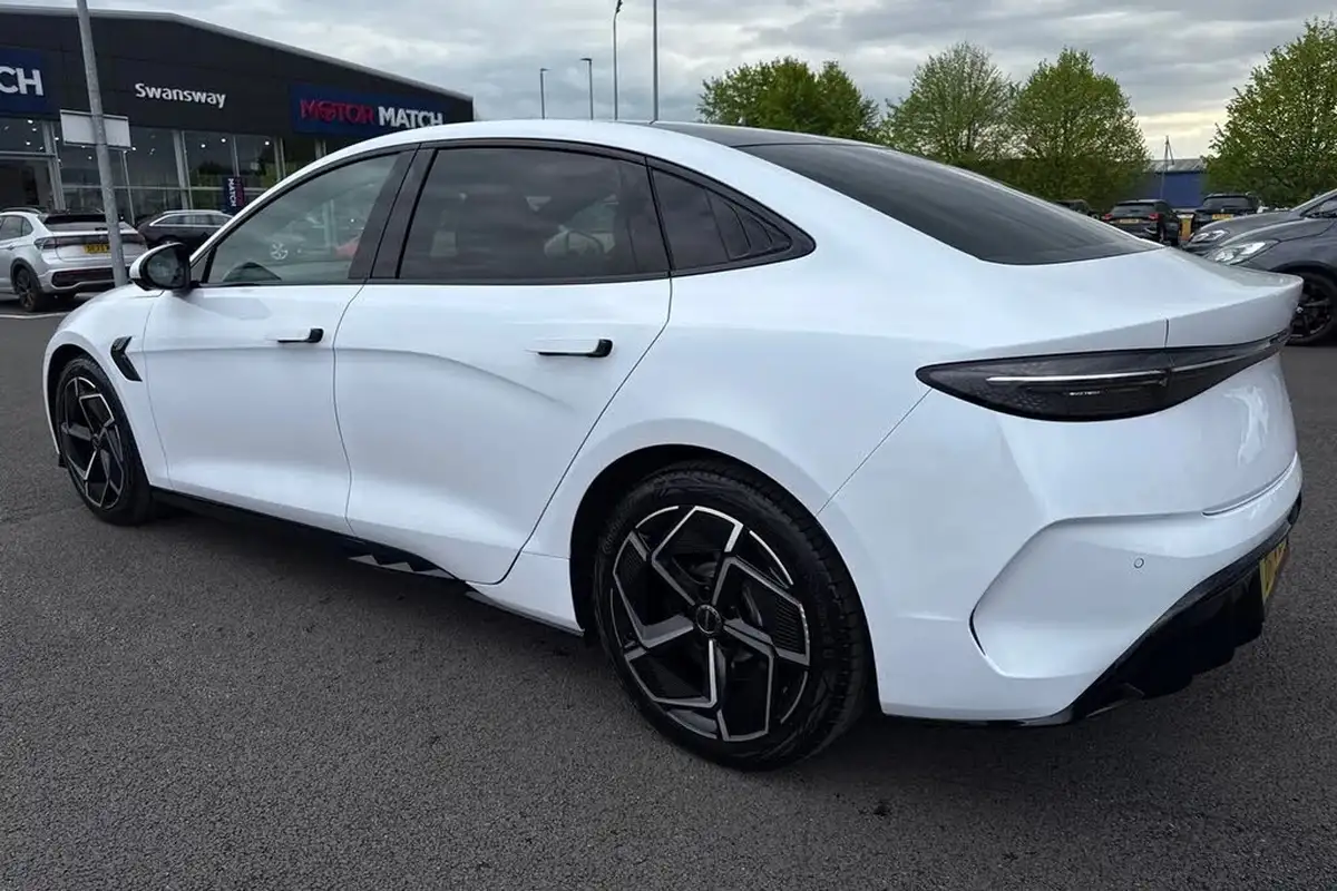 2025-byd-seal-e-design-big-28