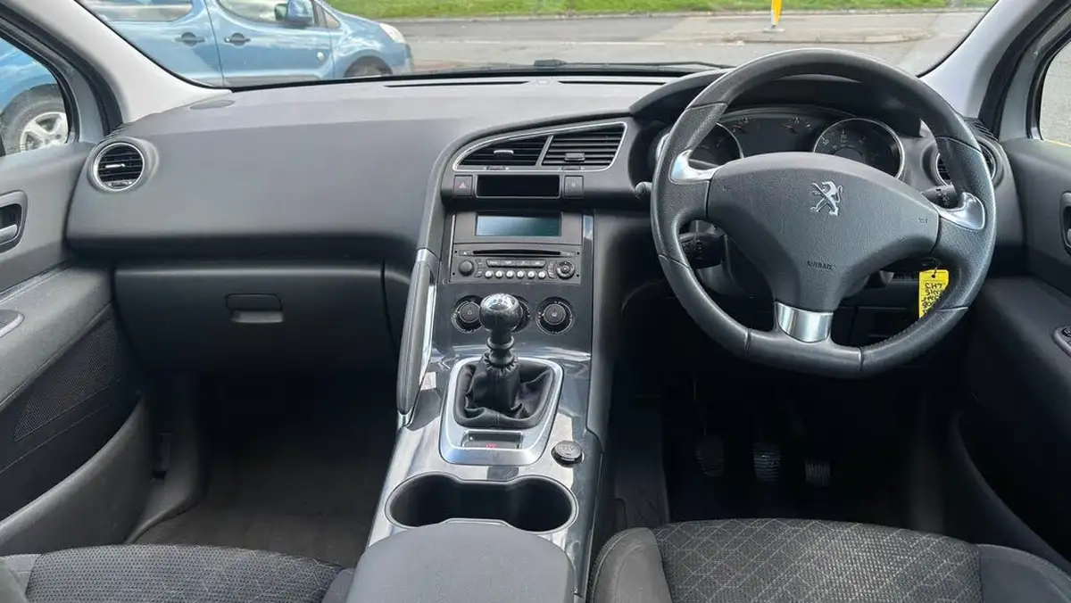 2015-peugeot-3008-crossover-16hdi-active-big-9