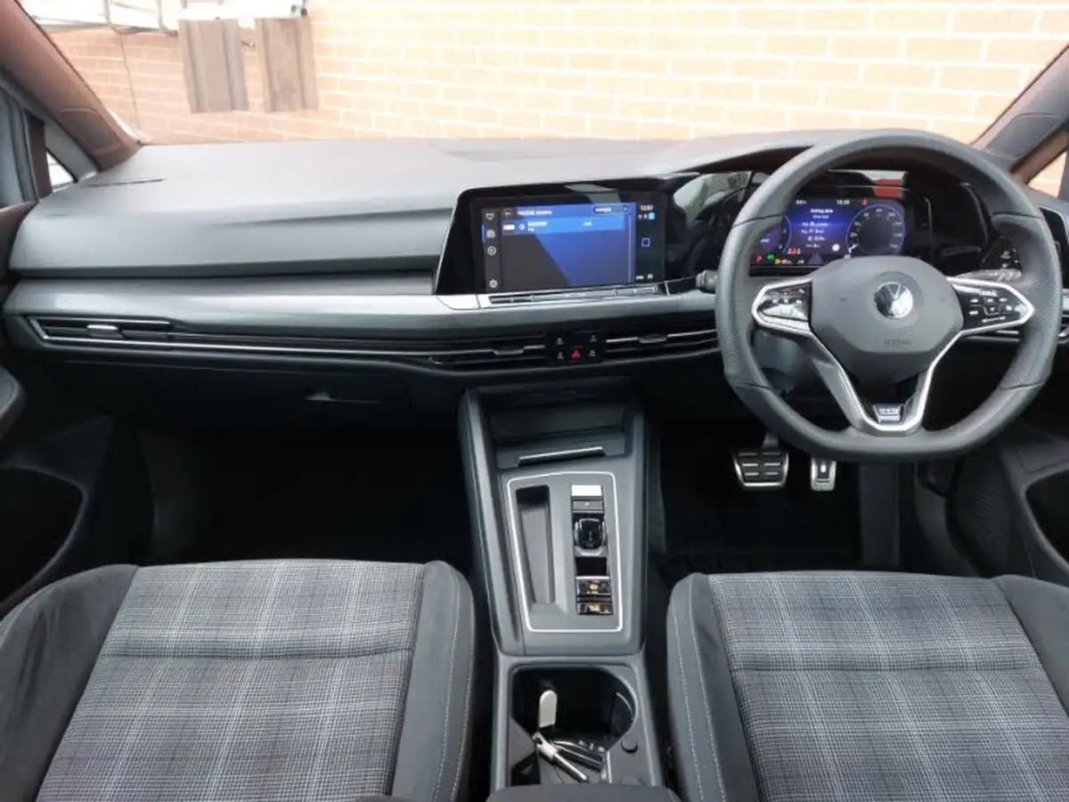 2022-volkswagen-golf-20tdi-gtd-big-2