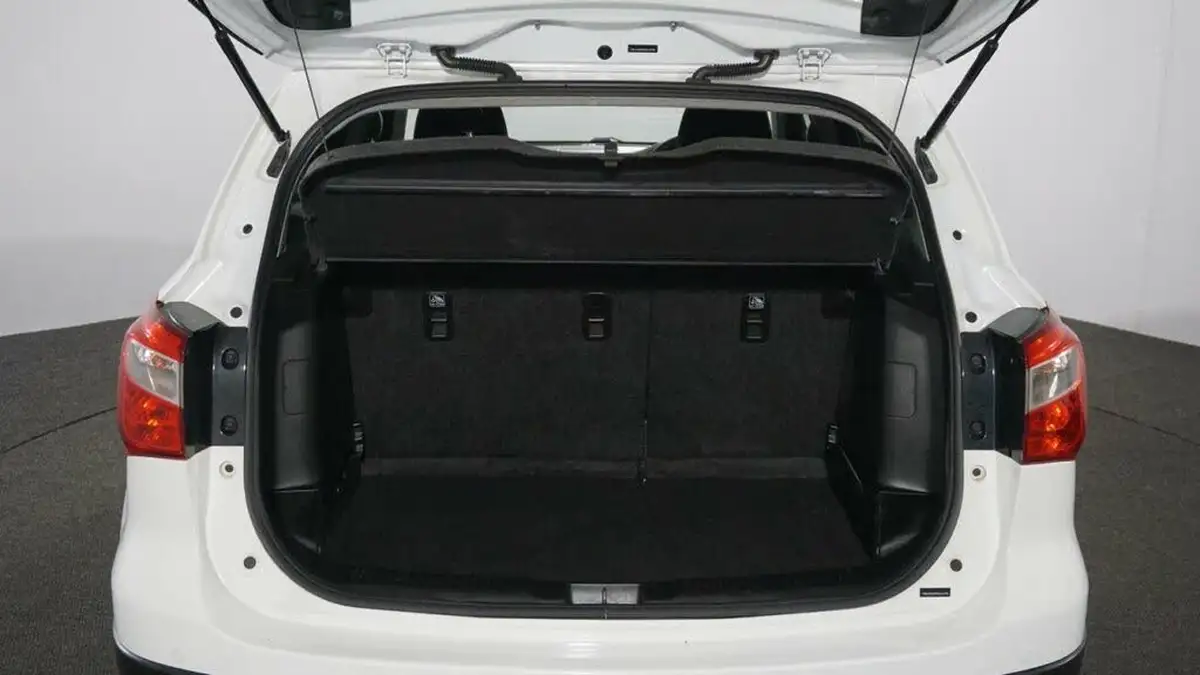 2016-suzuki-s-cross-16-sz-t-cvt-big-19