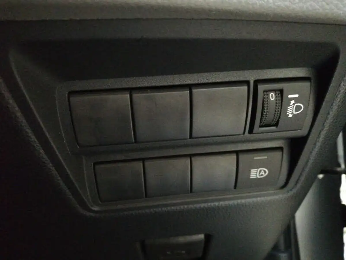 2021-toyota-yaris-cross-15-vvt-i-icon-big-17