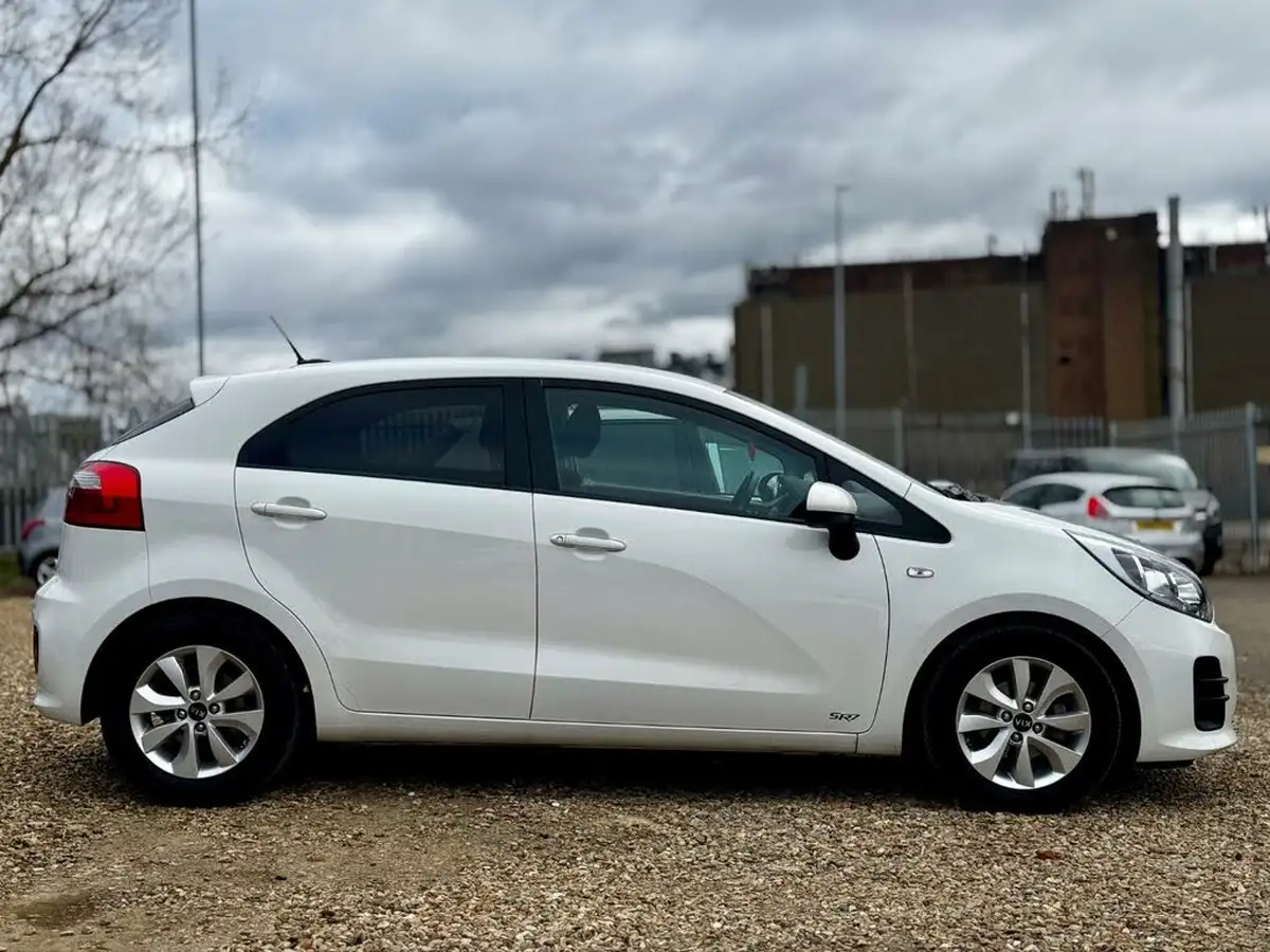 2017-kia-rio-125-sr7-5d-big-11