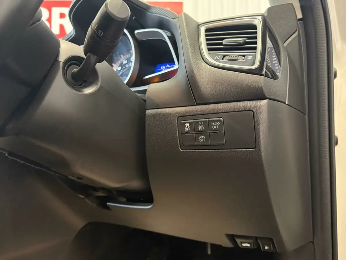 2016-mazda-mazda3-20-sport-black-big-20