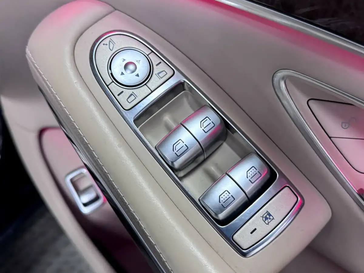 2015-mercedes-benz-s-class-60-maybach-s600-523bhp-big-30