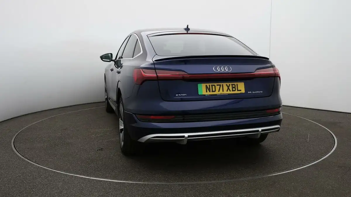 2021-audi-e-tron-55e-s-line-sportback-big-54