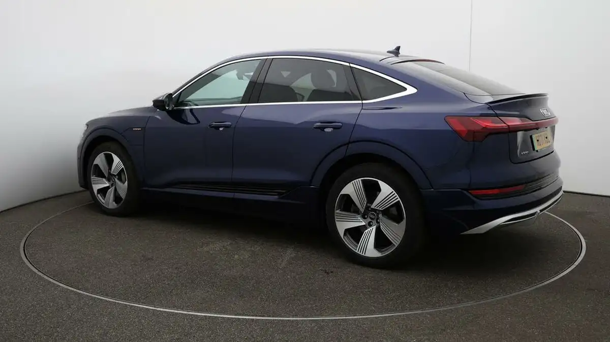 2021-audi-e-tron-55e-s-line-sportback-big-30