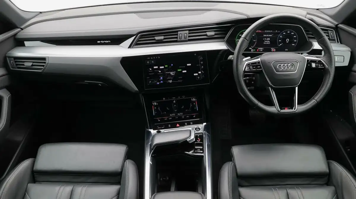 2021-audi-e-tron-55e-s-line-sportback-big-13