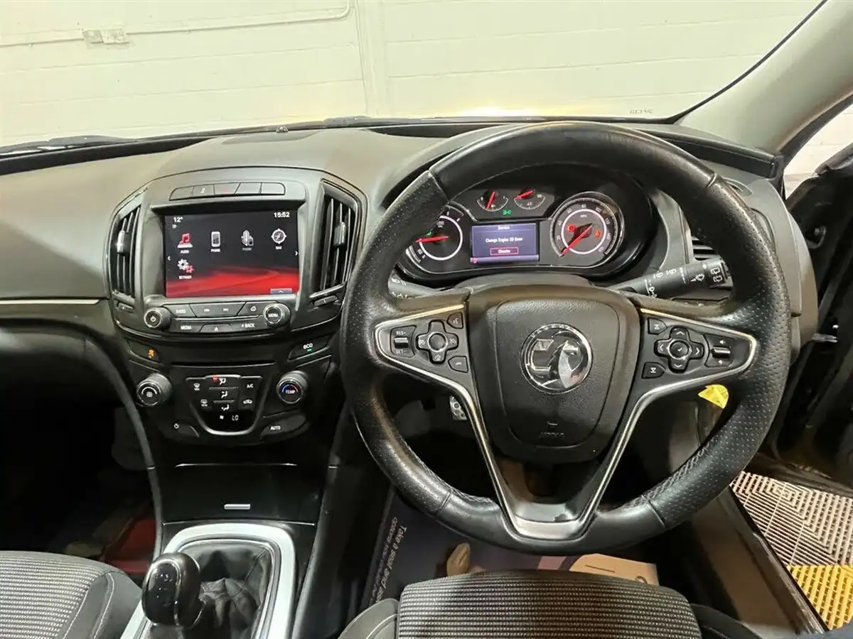 2014-vauxhall-insignia-20cdti-sri-140ps-nav-ecoflex-ss-hatchback-5d-big-6