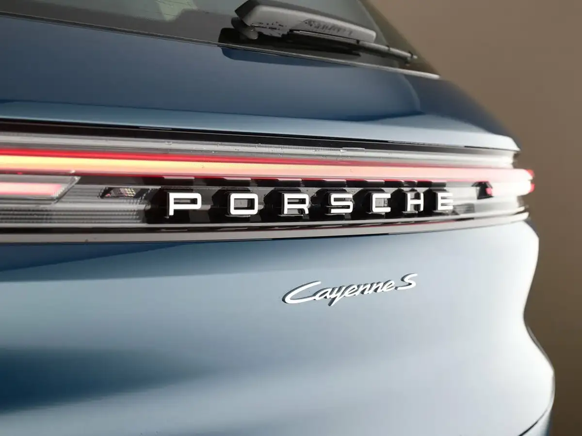2023-porsche-cayenne-40-v8-station-wagon-big-42