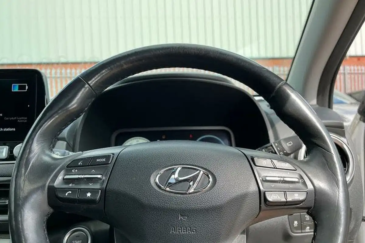 2021-hyundai-kona-e-ultimate-big-11