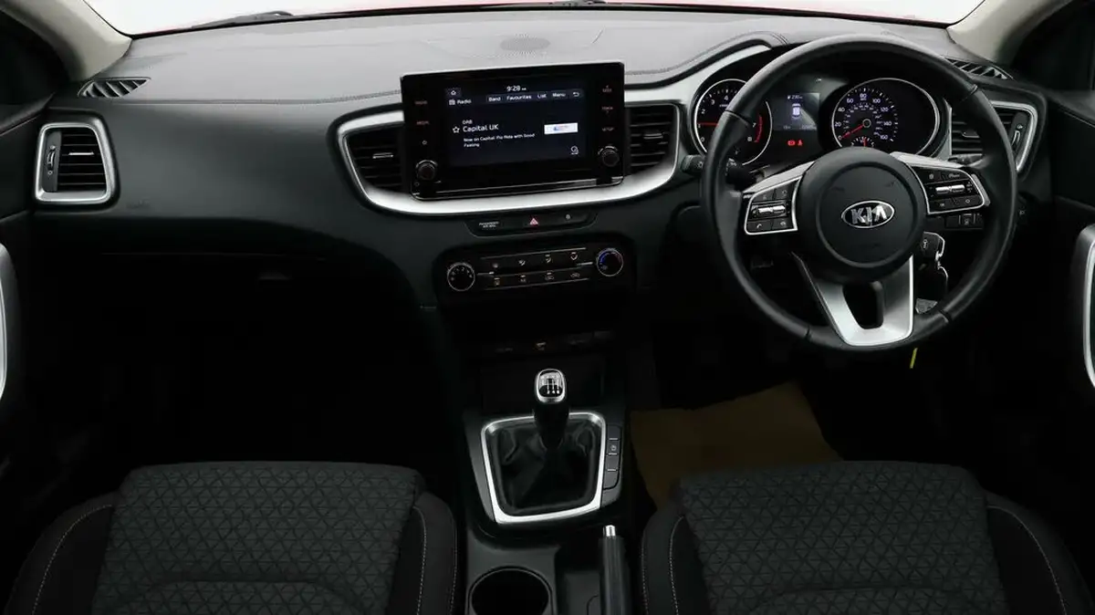 2021-kia-xceed-10-t-gdi-2-big-12
