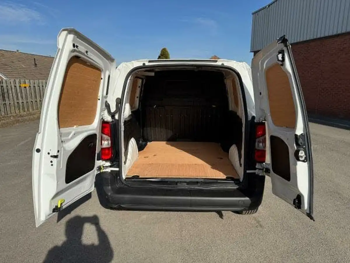 2021-peugeot-partner-15-bluehdi-1000-professional-100ps-eu6dt-panel-big-36