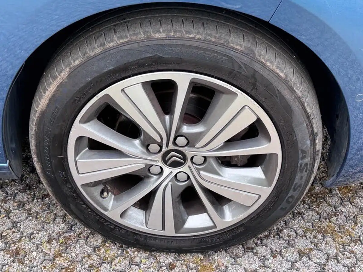 2015-citroen-grand-c4-picasso-16bluehdi-exclusive-big-56