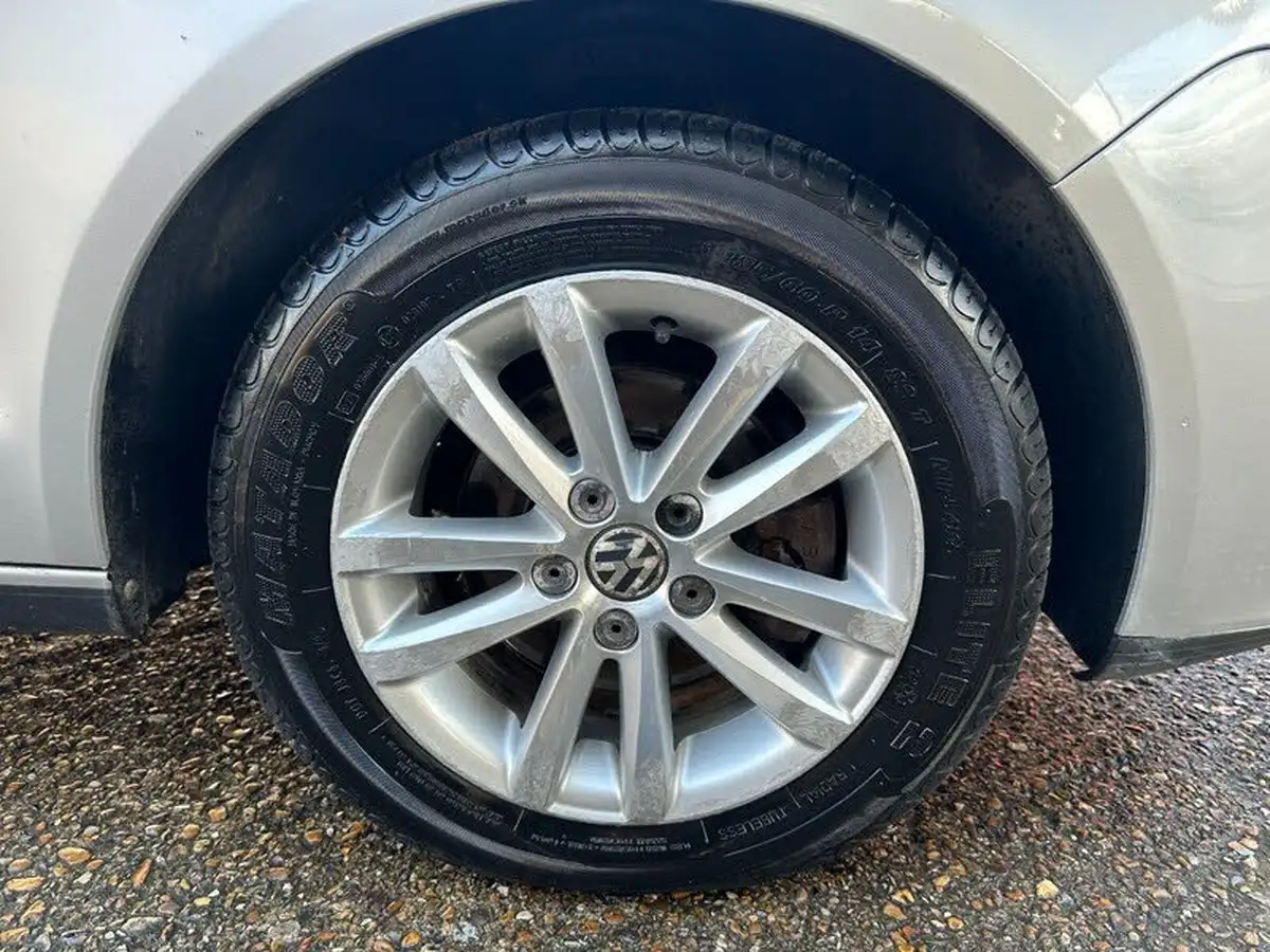 2008-volkswagen-polo-14-s-5d-auto-big-24