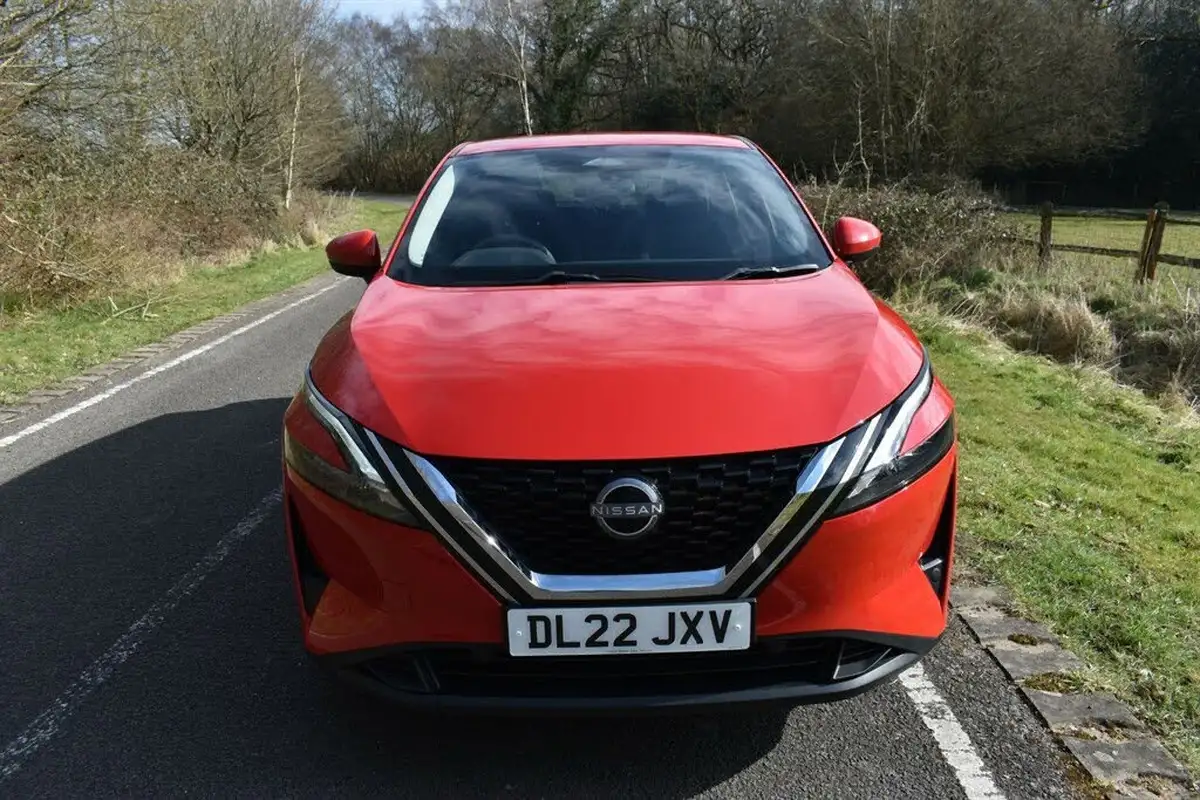 2021-nissan-qashqai-13-dig-t-visia-big-1