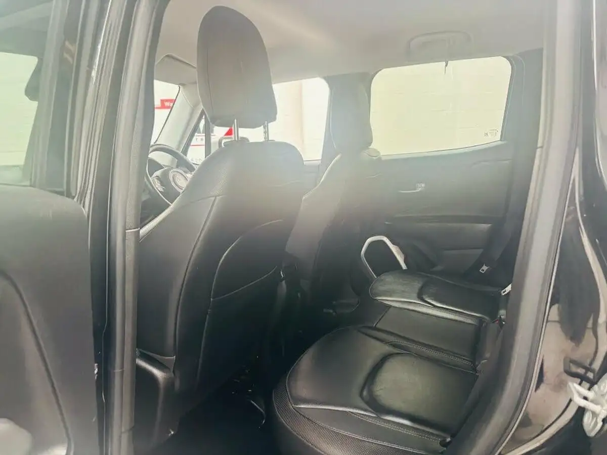 2015-jeep-renegade-14-limited-138bhp-big-18