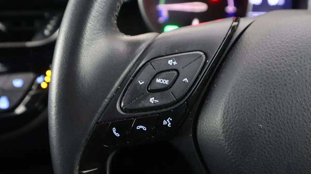 2021-toyota-c-hr-18-vvt-i-design-big-22