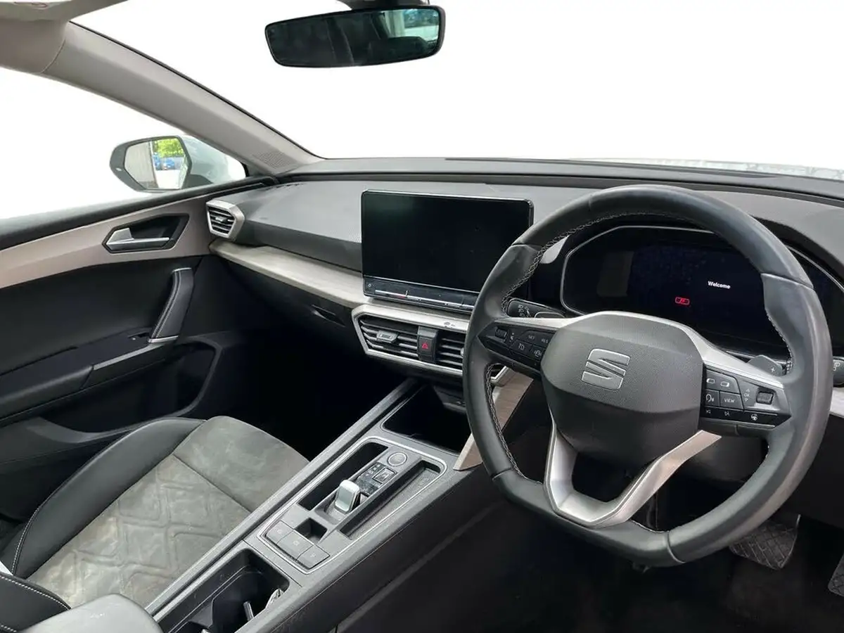 2022-seat-leon-10-etsi-evo-xcellence-hatchback-big-4