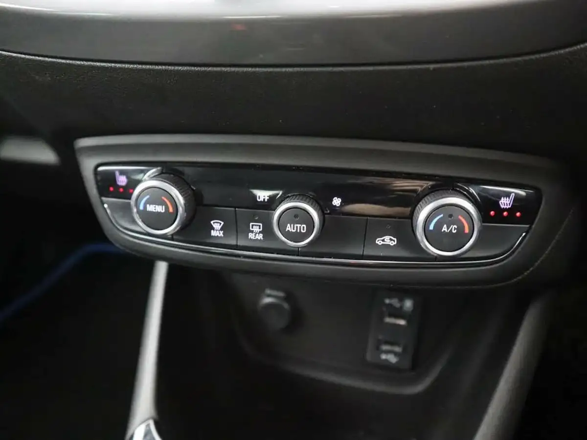 2022-vauxhall-crossland-12-elite-edition-130ps-big-18