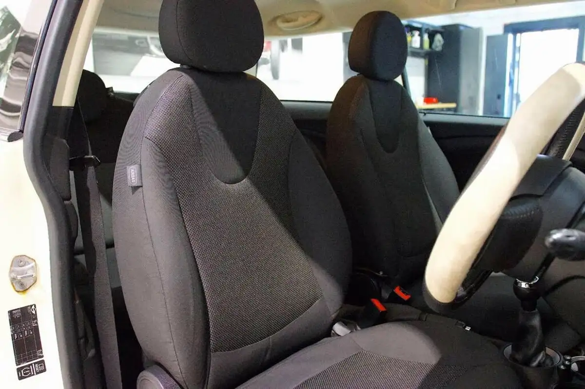 2011-mini-cooper-16td-one-d-big-12