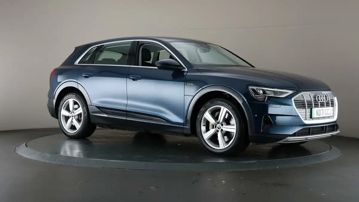 2021-audi-e-tron-50e-technik-station-wagon-big-48