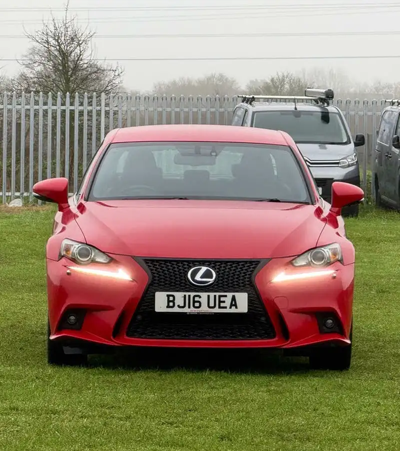 2016-lexus-is-300h-25-f-sport-big-12
