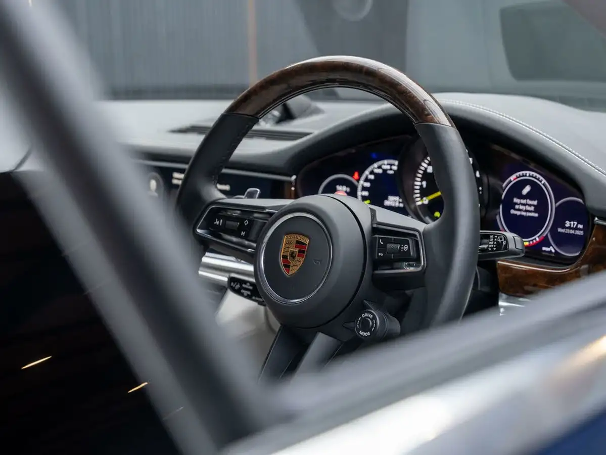 2022-porsche-panamera-30-4-e-hybrid-hatchback-big-32