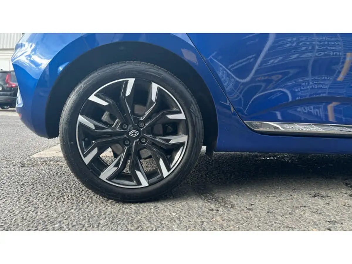 2024-renault-clio-10-tce-techno-big-6