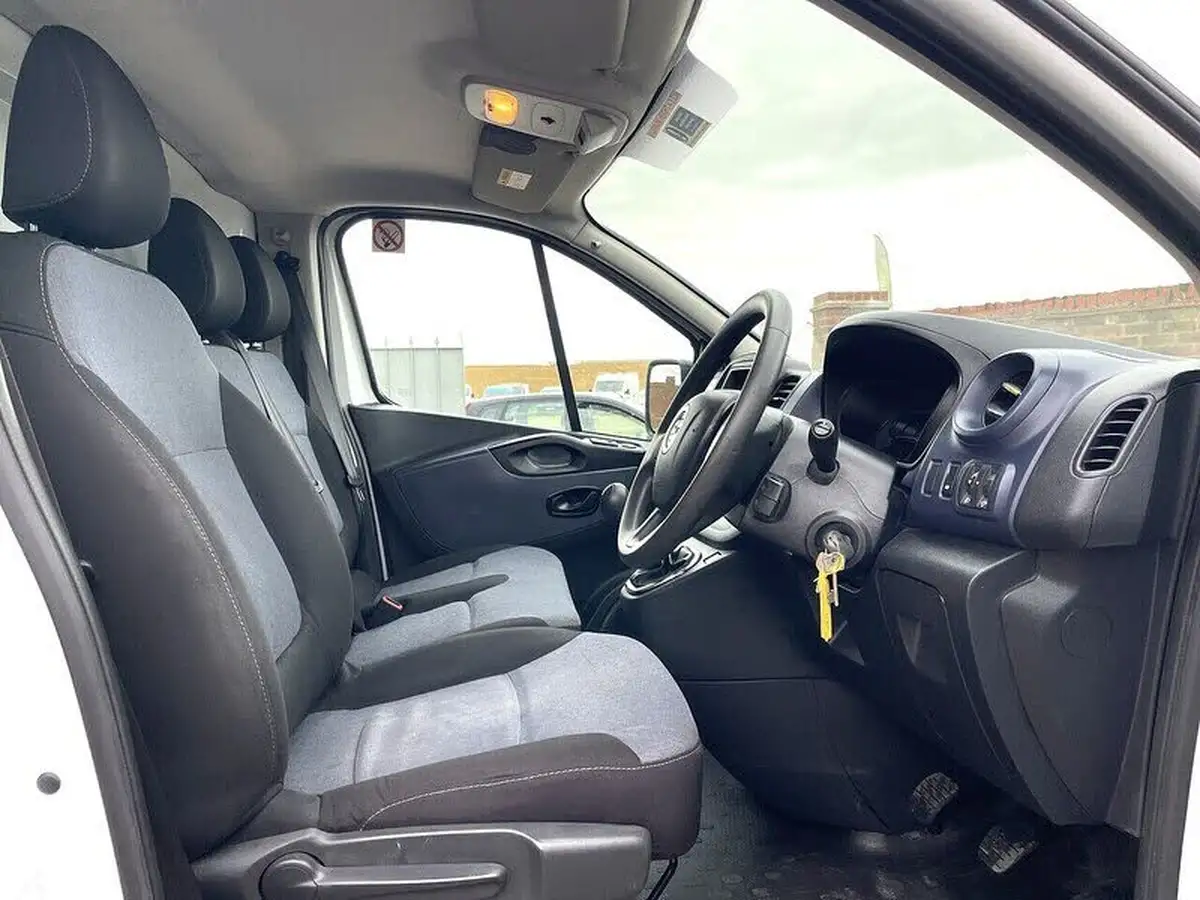 2016-vauxhall-vivaro-16cdti-2900-ecoflex-l1h1-90ps-panel-van-big-33