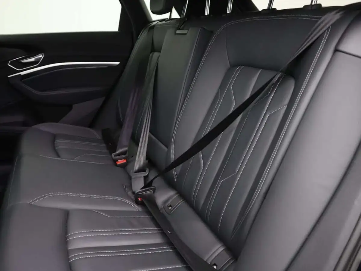 2022-audi-e-tron-50e-s-line-station-wagon-big-16