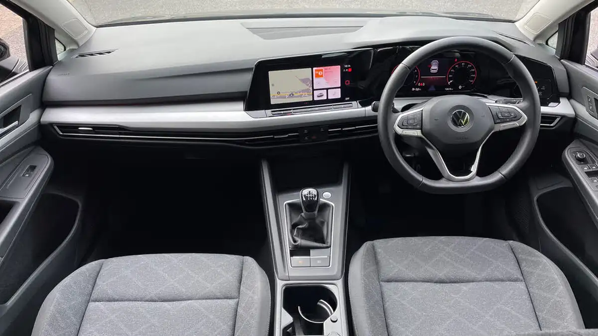 2022-volkswagen-golf-15-tsi-life-130ps-hatchback-big-10